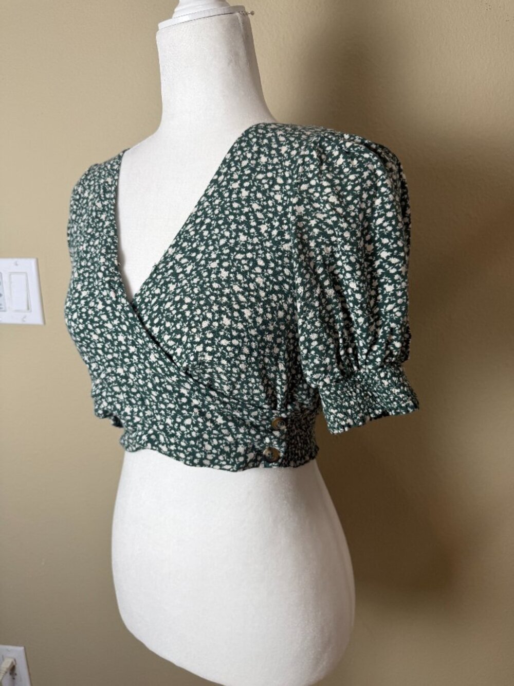 American Eagle Puff Sleeve Green Floral Print Wrap Top Size XS